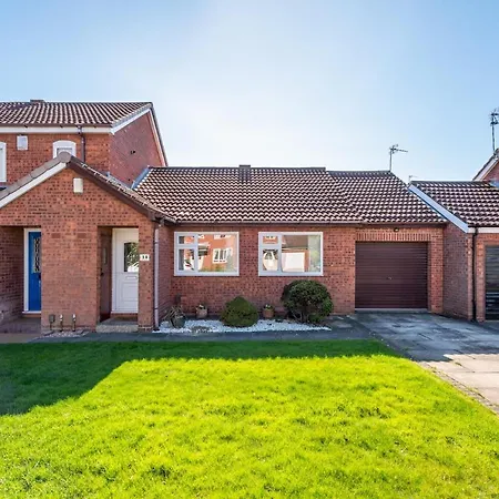 14 Acomb Wood Drive Peaceful 2-bed In With Free Parking - Pass The Keys Tatil Evi