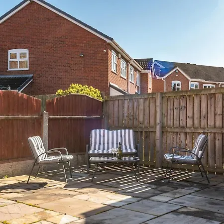 14 Acomb Wood Drive Peaceful 2-bed In With Free Parking - Pass The Keys יורק