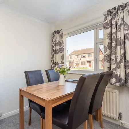 度假居 14 Acomb Wood Drive Peaceful 2-bed In With Free Parking - Pass The Keys 约克
