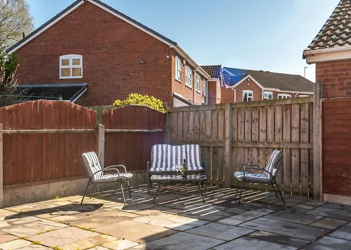 14 Acomb Wood Drive Peaceful 2-bed In With Free Parking - Pass The Keys York