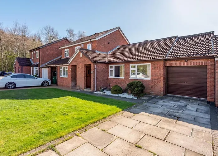 Vakantiehuis 14 Acomb Wood Drive Peaceful 2-bed In With Free Parking - Pass The Keys