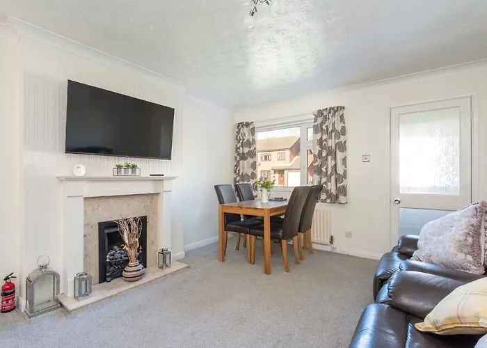14 Acomb Wood Drive Peaceful 2-bed In With Free Parking - Pass The Keys York
