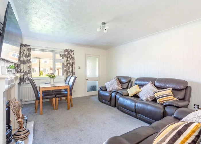 14 Acomb Wood Drive Peaceful 2-bed In With Free Parking - Pass The Keys * York